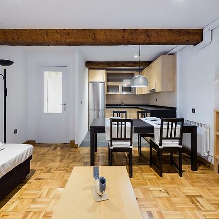 El Hogar De San Fermin Apartment Pamplona Exterior photo