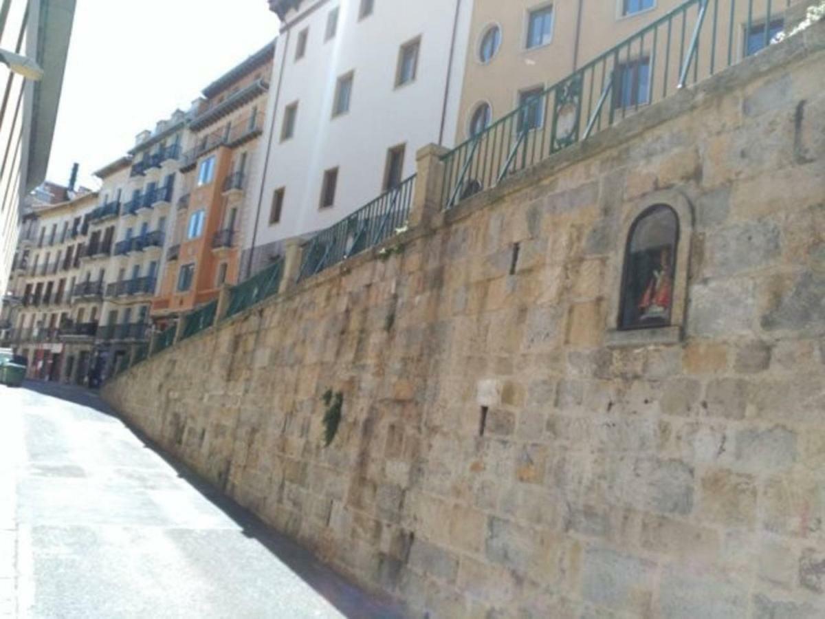 El Hogar De San Fermin Apartment Pamplona Exterior photo